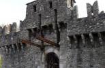 Замок Монтебелло - Первые ворота